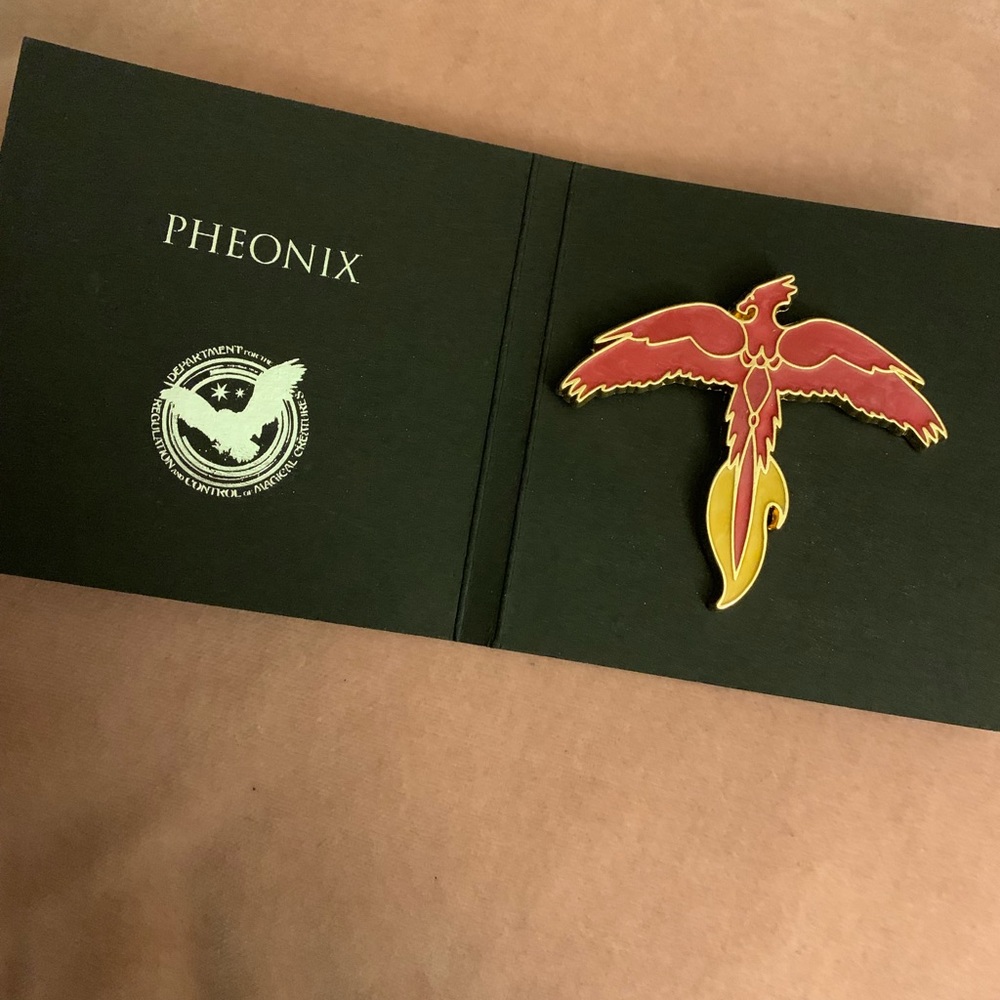 Wizarding World HP Phoenix Pin